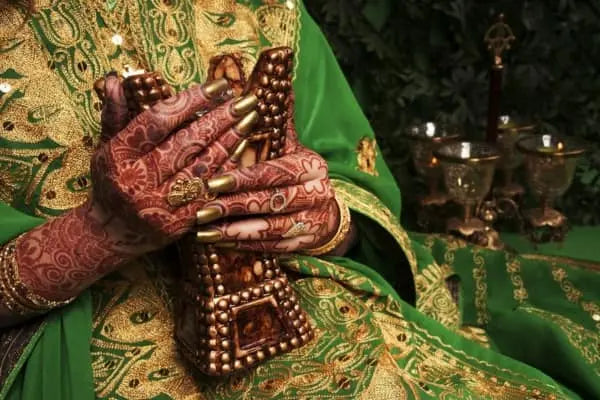 Le Henné : Tradition, Beauté et Secrets Ancestraux