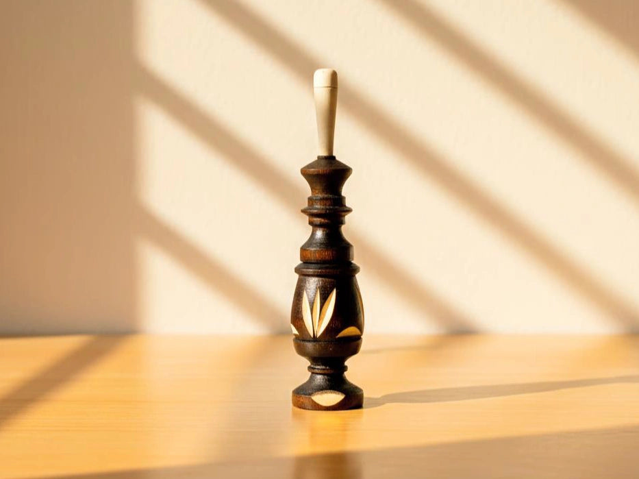 Applicateur khôl traditionnel Marowod en bois naturel pour application de khôl en poudre