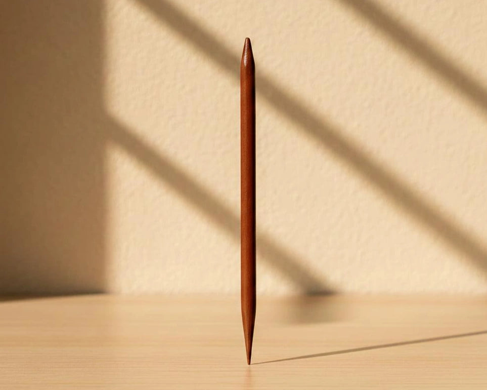 Bâton Marowod en bois naturel – applicateur khôl traditionnel précis