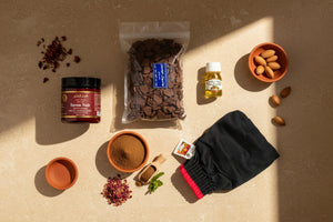 Coffret Hammam Oriental Mnatura – Savon Noir Aker Fassi, Ghassoul aux Plantes, Gant Kessa Noir & Huile d'Argan Pure – Rituel naturel marocain complet